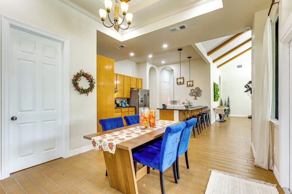 House (3 Bedrooms) | Interior