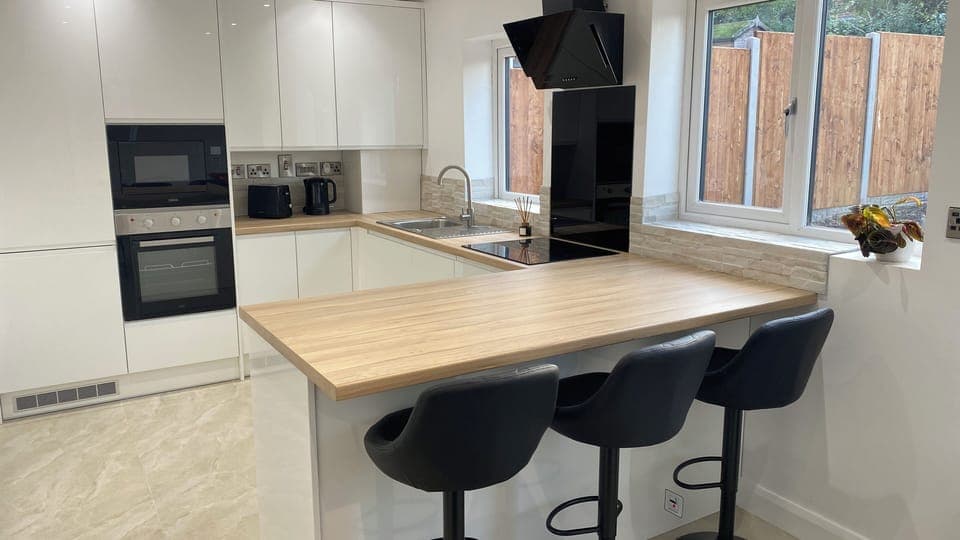 Deluxe House, Private Bathroom, Garden View (Contractors Hub) | Shared kitchen facilities | Shared fridge, microwave, blender, mixer