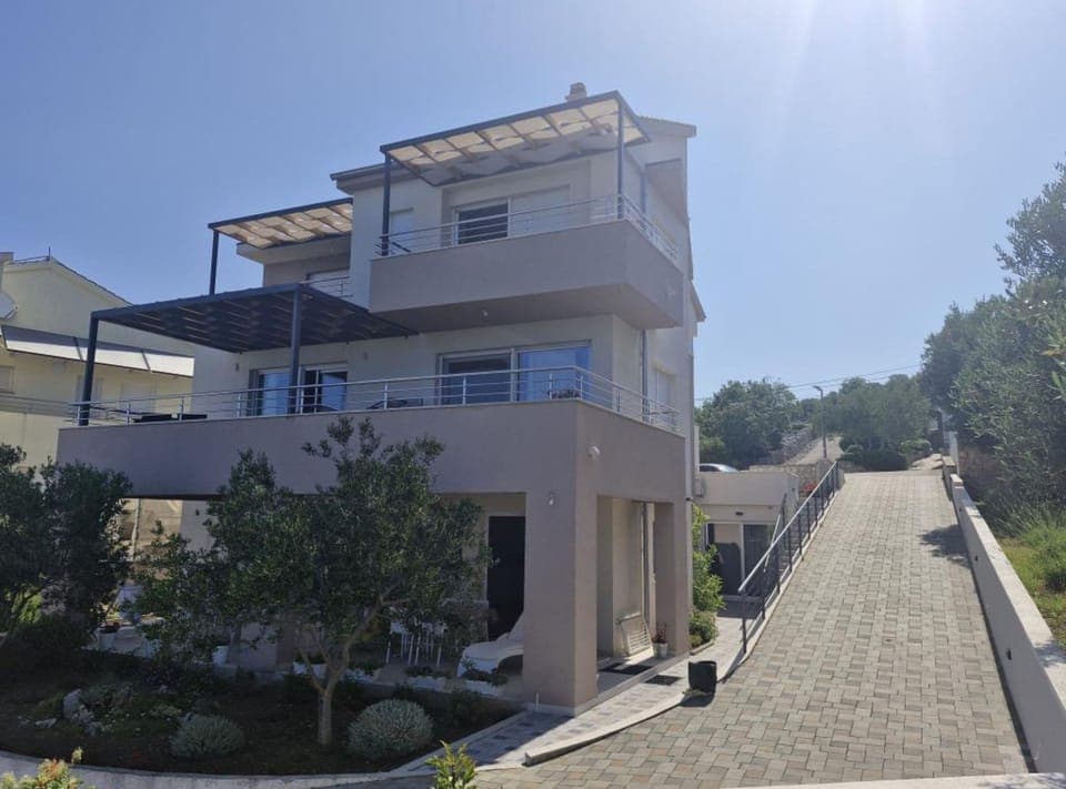 Apartment (One Bedroom Apartment With Terrace An) | Exterior