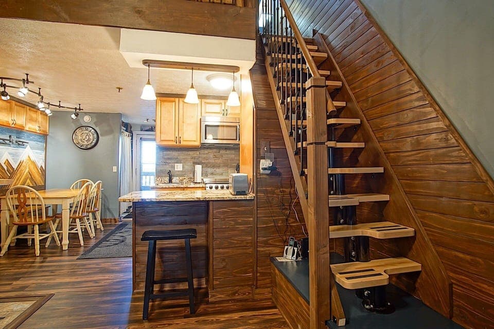 Condo, Multiple Beds, Balcony, Mountain View (1 Br Studio Loft: Mountain Crest 35) | Interior