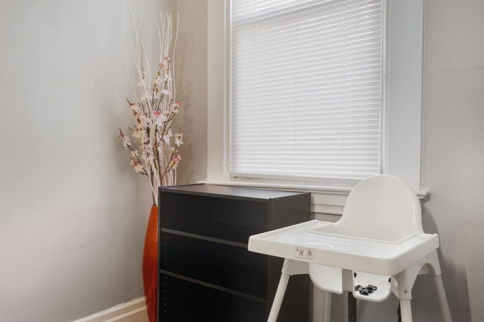 Feeding chair for our little guests