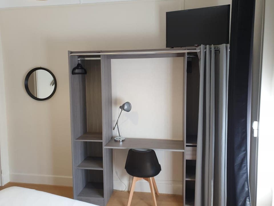 Individually decorated, individually furnished, desk, soundproofing