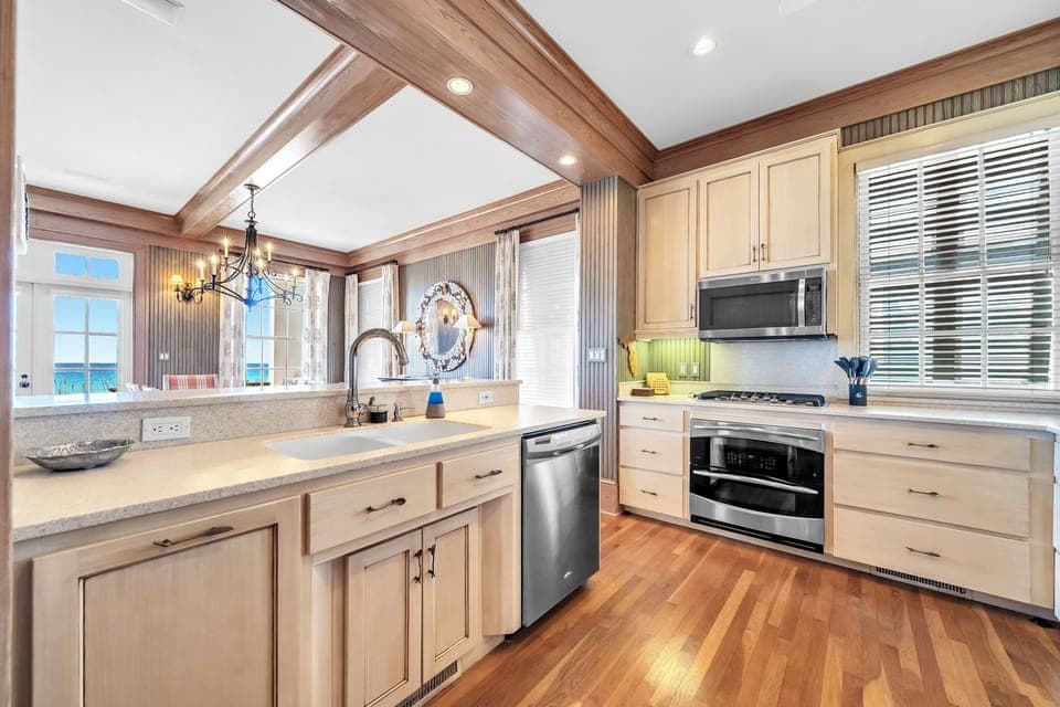 Kitchen Main Floor