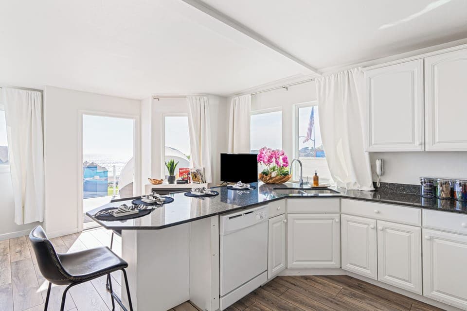 Ample counter space.