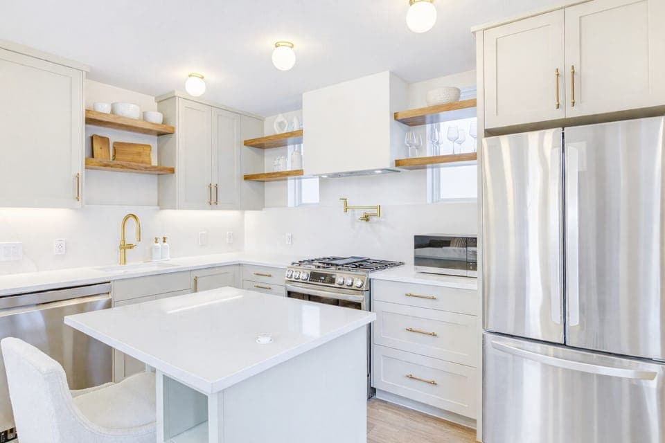 Your Fully Equipped Kitchen Area! 