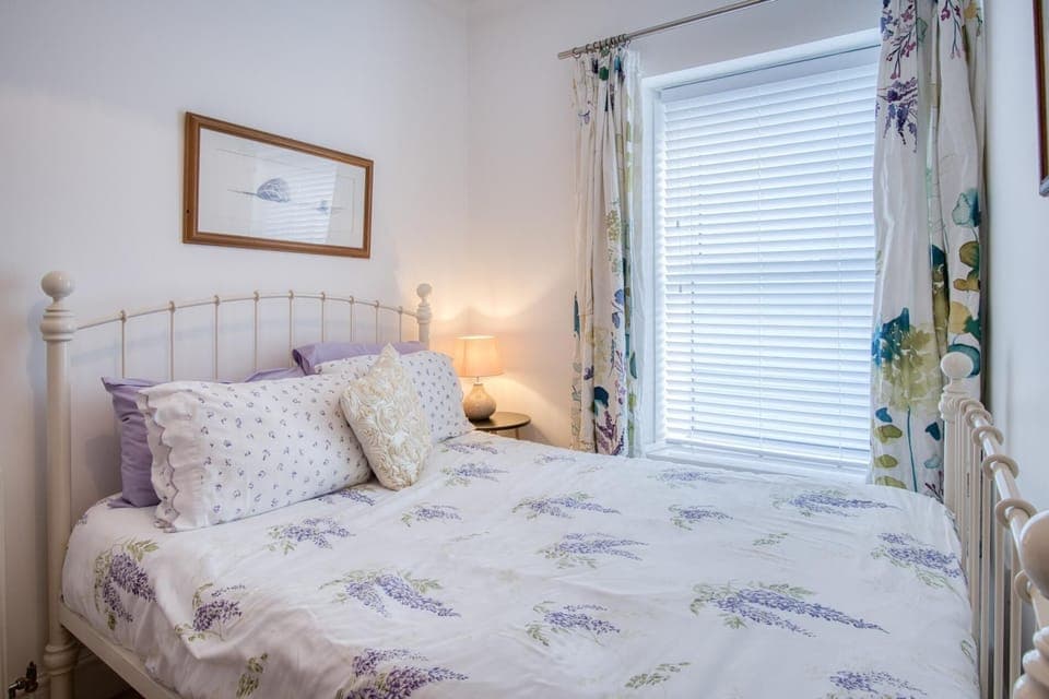 Taliesin - 5 Bedroom Holiday Home - Tenby (27035)