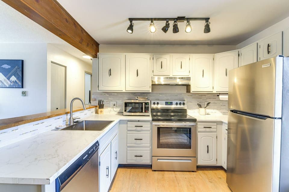 Kitchen | Drip Coffee Maker | Dishwasher | Blender