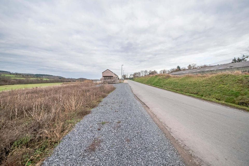 Immediate Surroundings [summer] (<1 km)