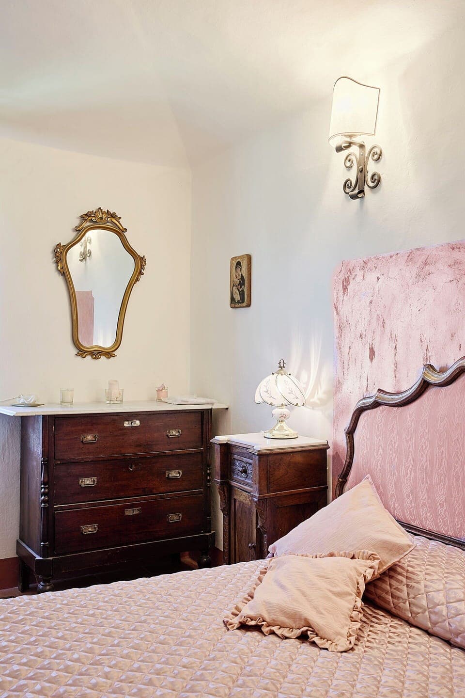 Furniture, Bedroom, Bed, Interior Design, Wood, Bedding, Bed Sheet, Linens, Textile, Drawer