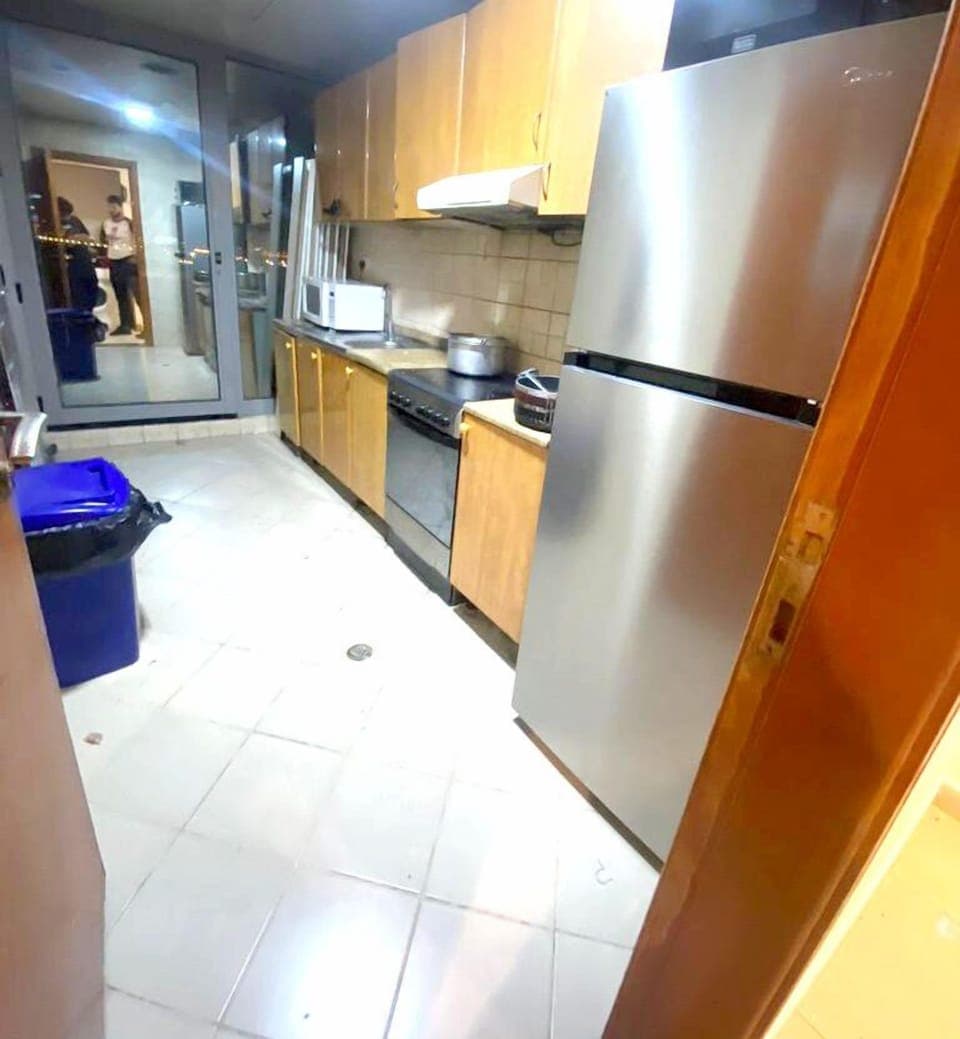 Fridge, microwave, stovetop