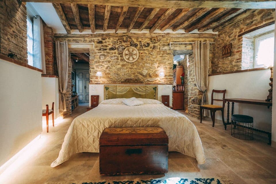 1 bedroom, iron/ironing board, bed sheets