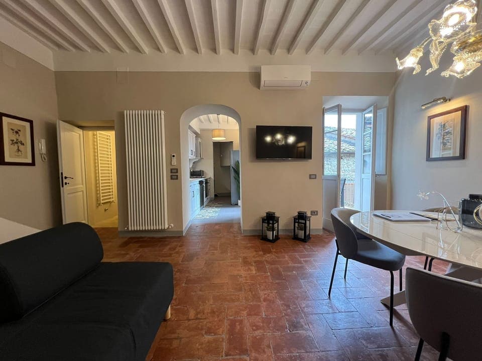 Apartment (2 Bedrooms) | Living room