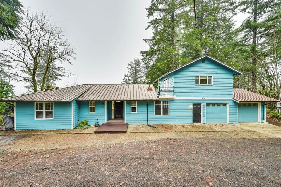 Olympia Vacation Rental | 3BR | 2.5BA | 1,666 Sq Ft | 2 Steps to Enter