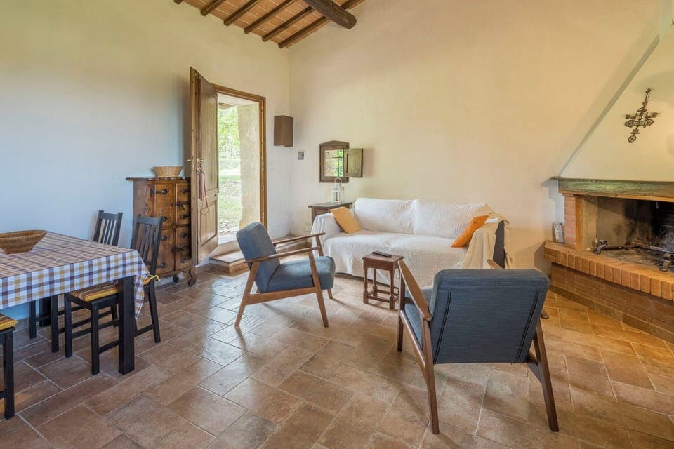 Autumn, Dining Room, Kitchen, Spring, Summer