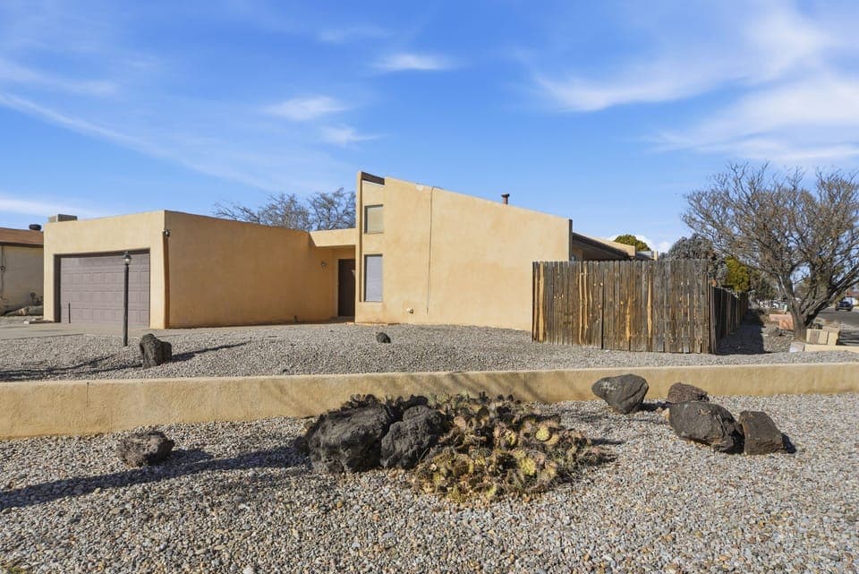 Gravel, Road, Building, Wall, Outdoors