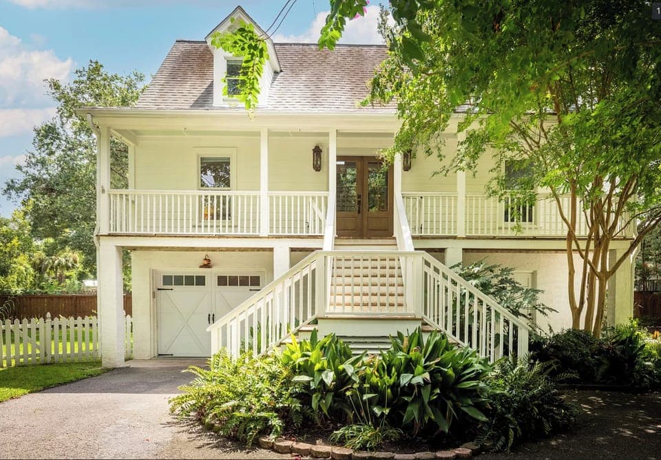 Charming Home with Golf Cart--Monthly Stays