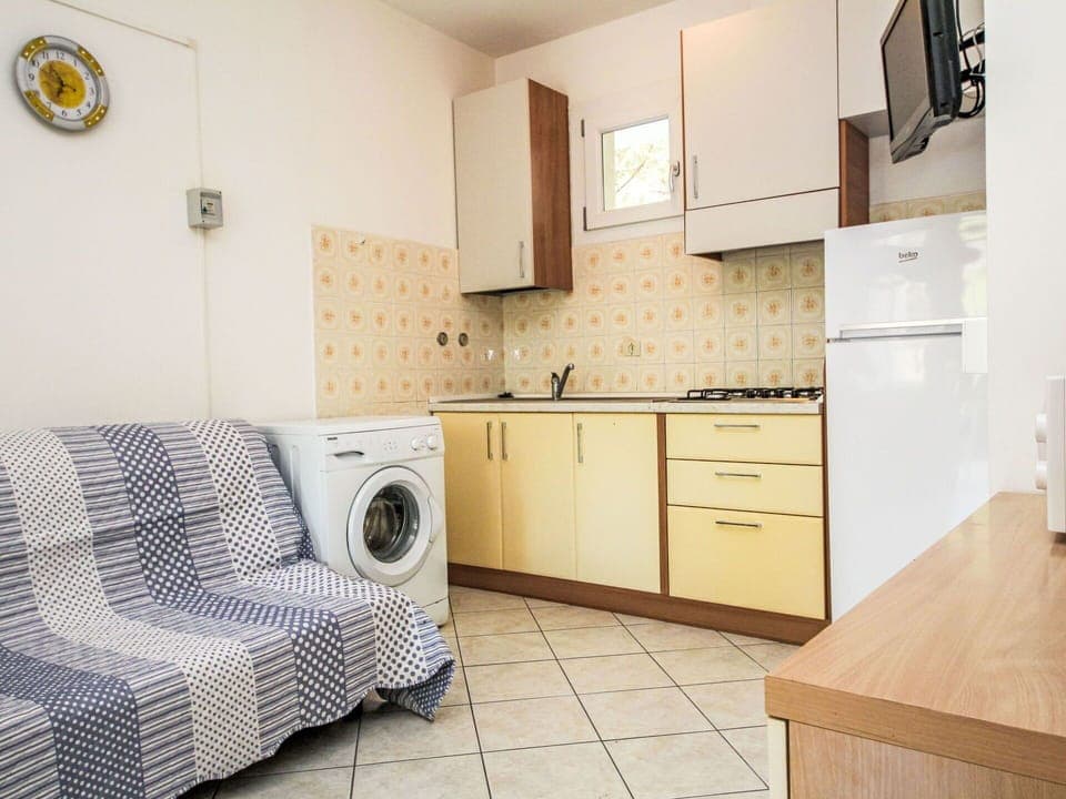 Water, Body Of Water, Coast, Coastal And Oceanic Landforms, Sea, Residential Area, Landscape, Ocean, Headland