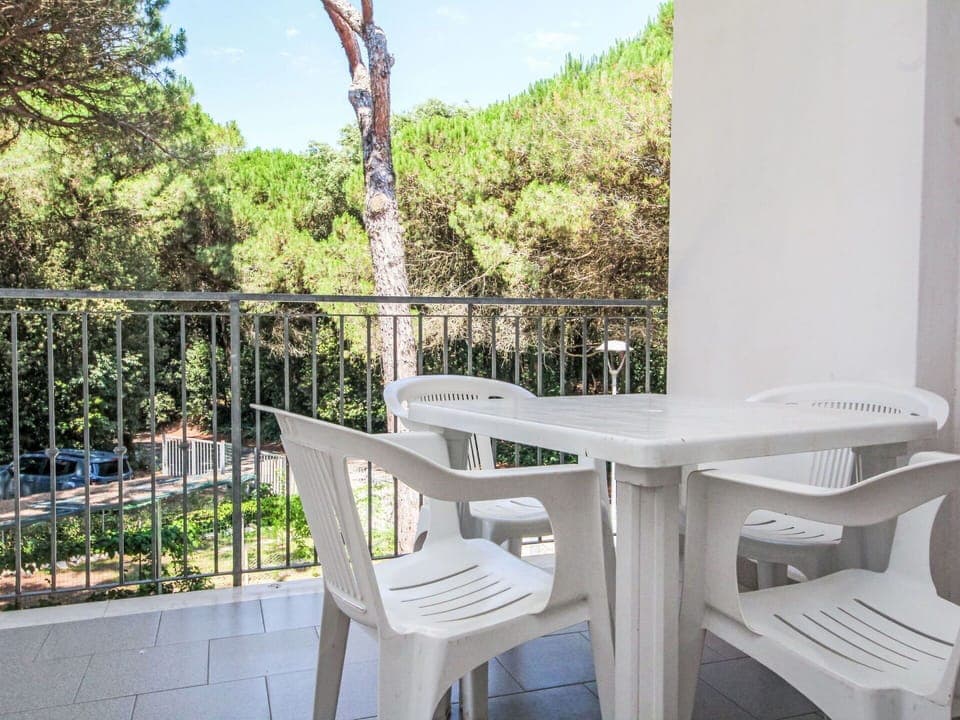 Water, Body Of Water, Coast, Coastal And Oceanic Landforms, Sea, Residential Area, Landscape, Ocean, Headland