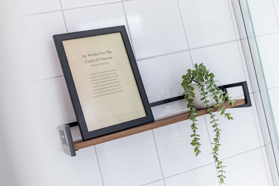 Luxury House | Bathroom | Hair dryer, towels, soap, shampoo