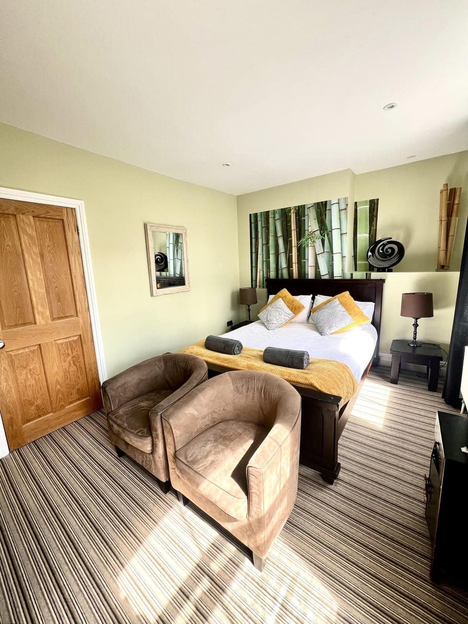 Superior Double Room, 1 King Bed | Premium bedding, individually furnished, blackout drapes