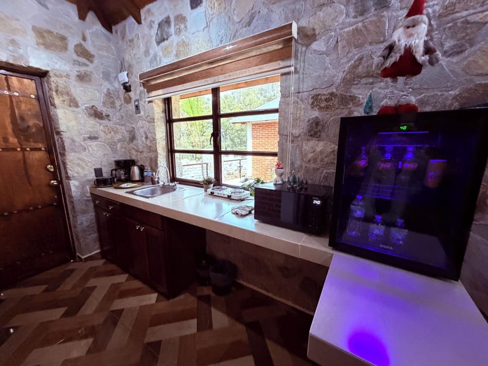 Family Room | Private kitchen | Mini-fridge, microwave