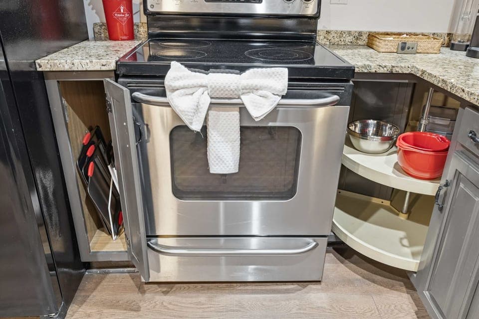 Kitchen Oven