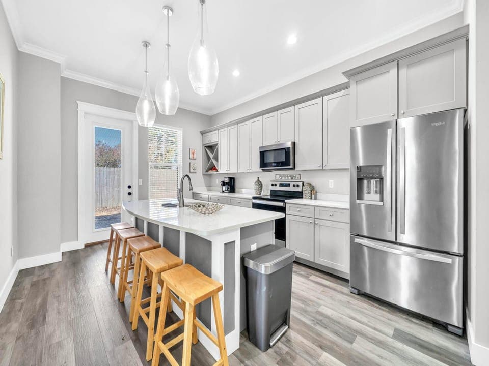 Kitchen Island - Breakfast Seating - First Floor