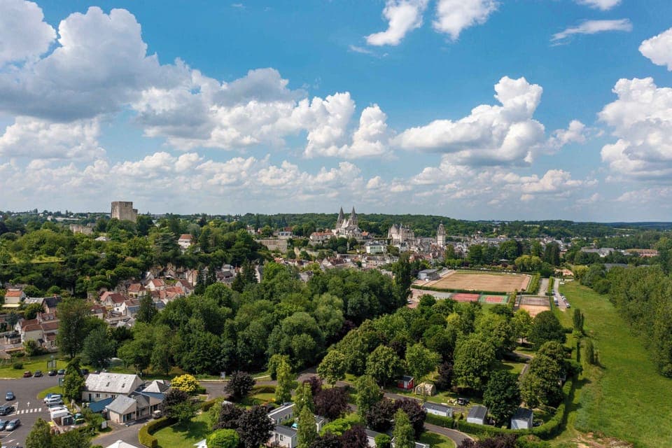 Enjoy a panoramic view of Loches’ charming rooftops and verdant countryside from this scenic vantage point.