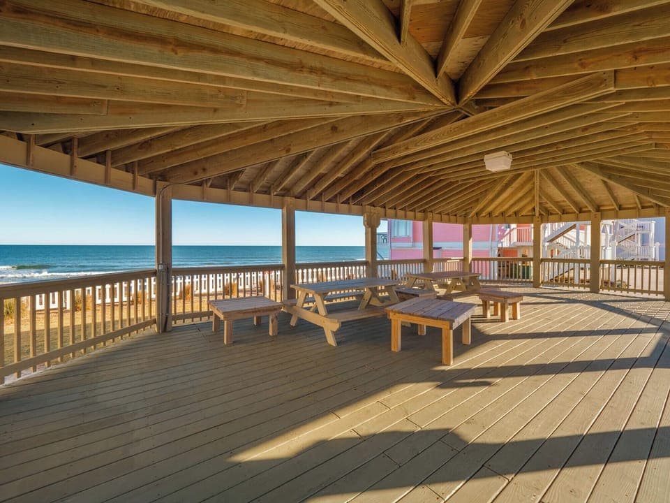 Condo (3 Bedrooms) | Property amenity