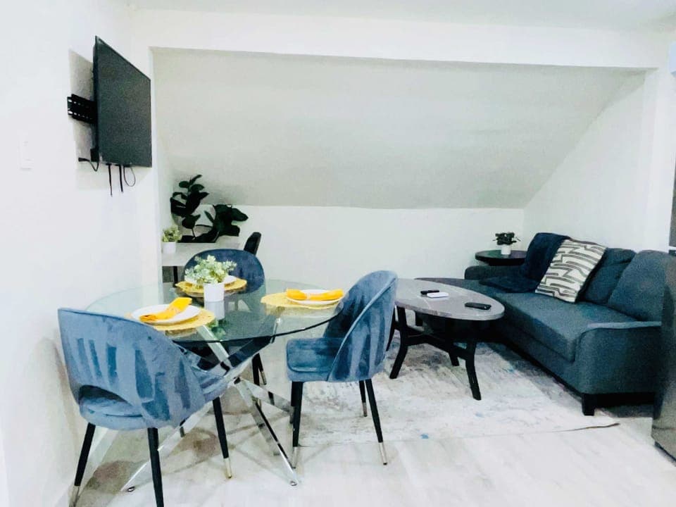 Unwind at Boardwalk Bungalow 2 cute newly remodeled and decorated-comfy