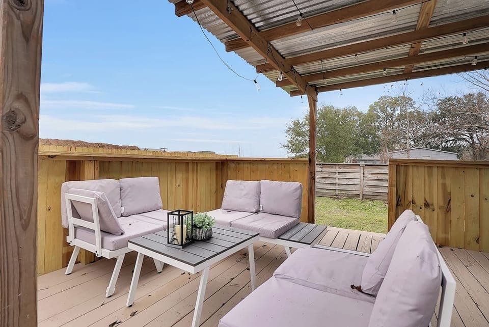 Welcome to Boardwalk Bungalow - 2 units that are rented as one! 