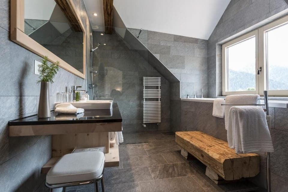 Basic Double Room, Mountain View | Bathroom