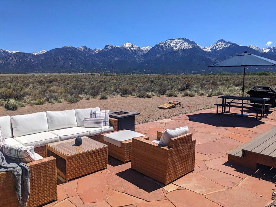"The Beach" Backyard with Corn Hole and Mountain Views