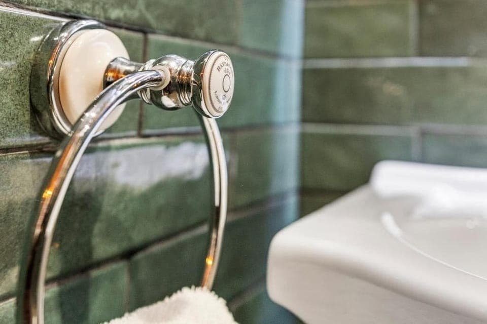 Single Room | Bathroom