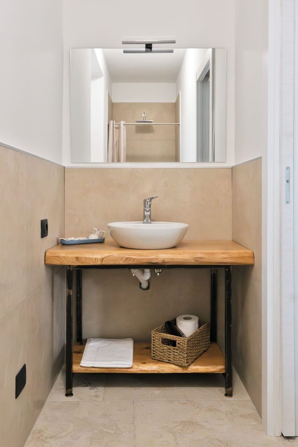 Classic Double Room, Hill View | Bathroom | Free toiletries, hair dryer, towels, soap