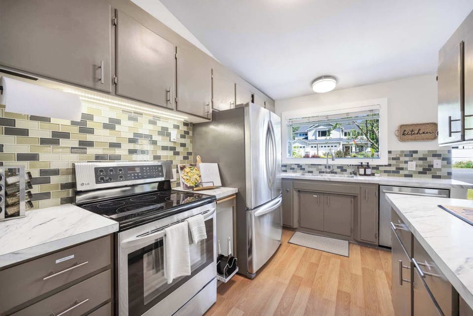 Here is the newly updated kitchen for you, chef!