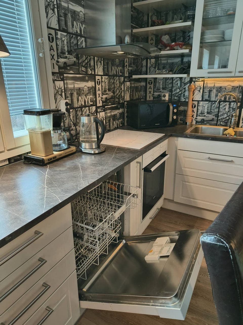 House, 6 Bedrooms, Accessible, Smoking | Private kitchen
