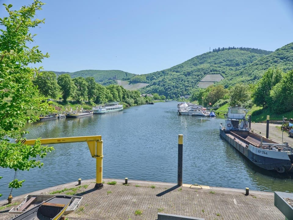 Immediate Surroundings [summer] (<1 km)