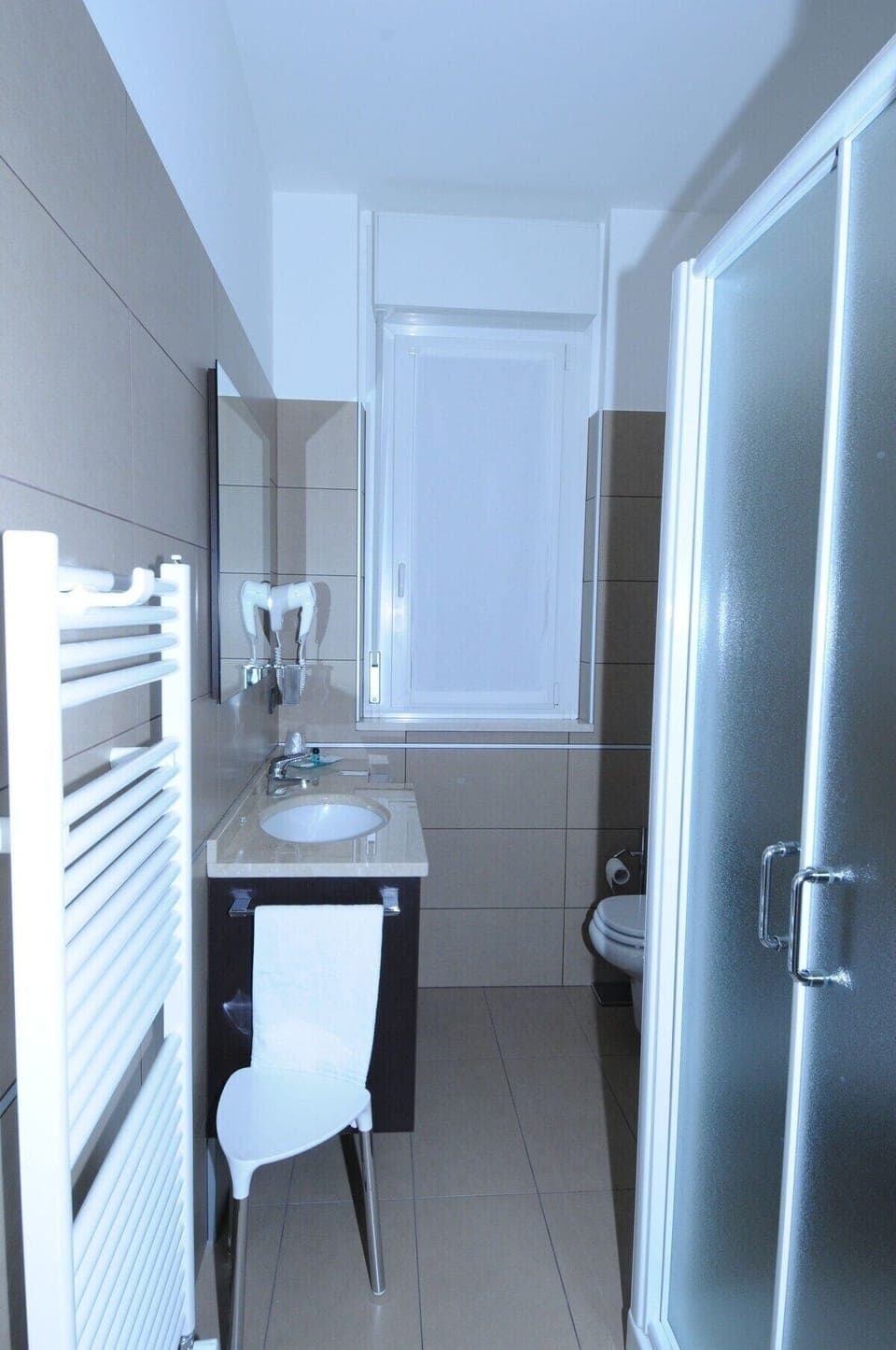 Room | Bathroom | Hair dryer, towels