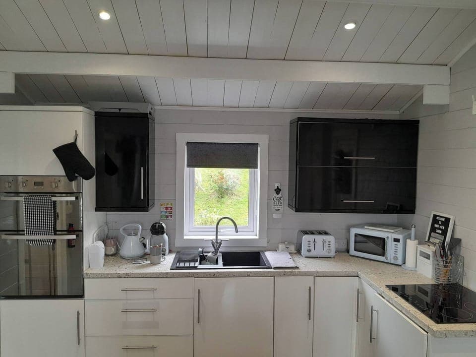 Cabin, 2 Bedrooms, Balcony, Garden View | Interior