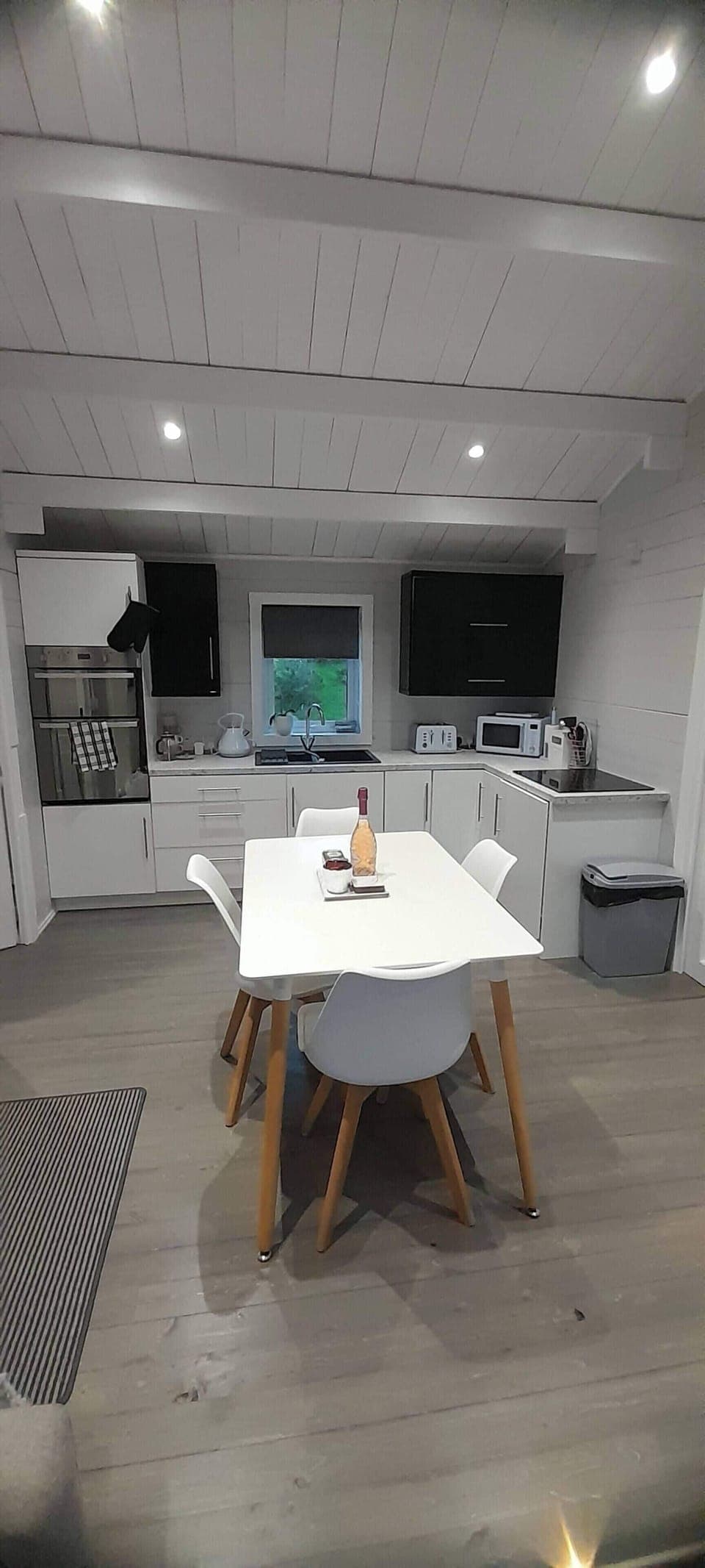 Cabin, 2 Bedrooms, Balcony, Garden View | Dining