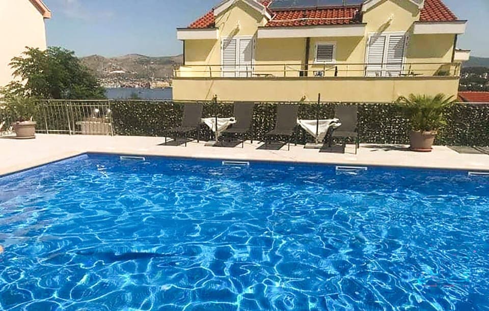 pool