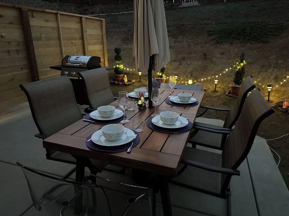 Outdoor dining