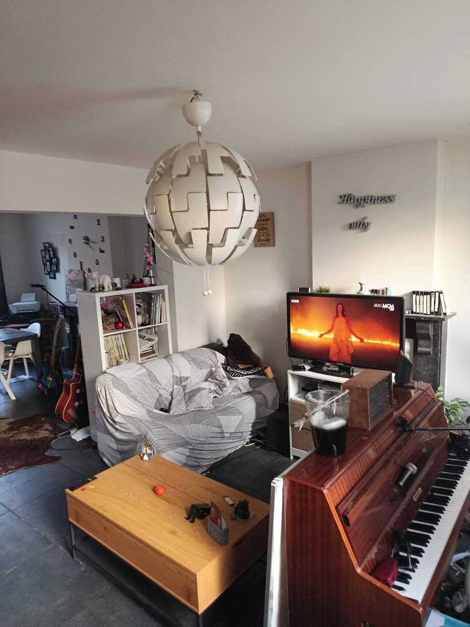 House, 4 Bedrooms, Smoking | Living room