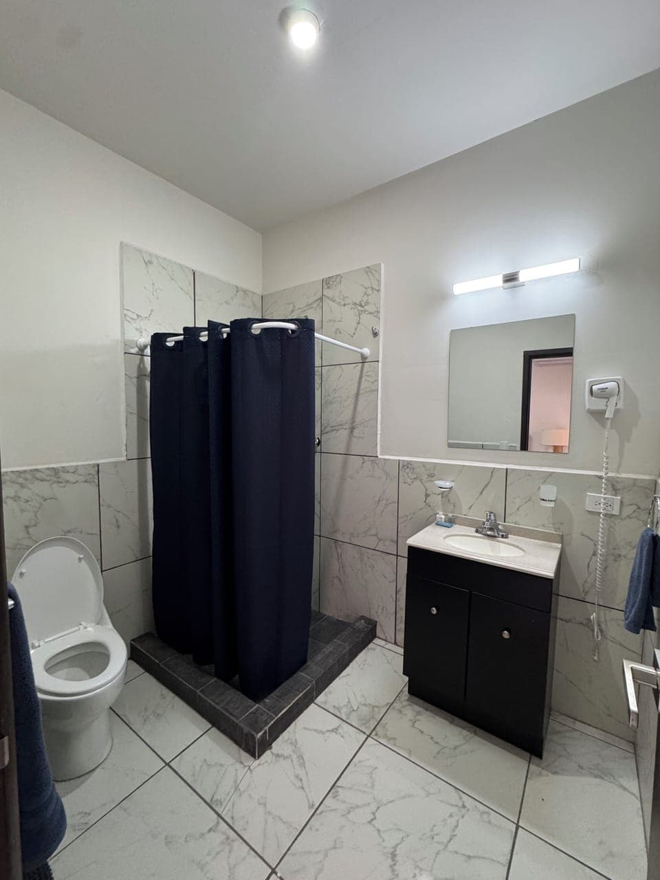Standard Room | Bathroom