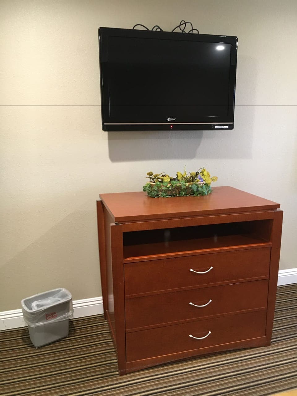 Free WiFi, bed sheets