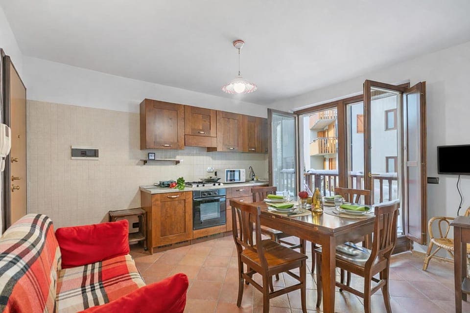 Kitchen and dining area