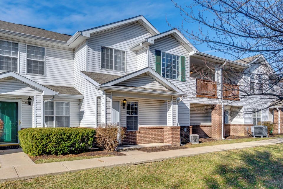Indianapolis Vacation Rental | 1BR + Bonus Room | 2BA | 1,120 Sq Ft
