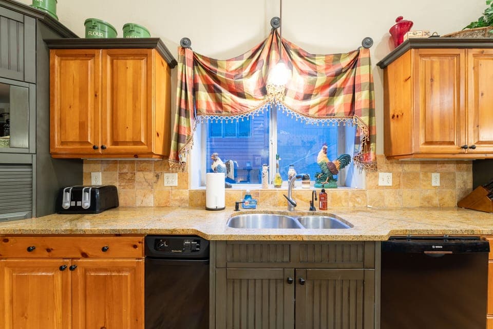 Kitchen sink.