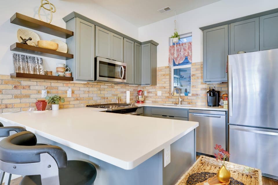 Kitchen | Breakfast Bar | 1st Floor